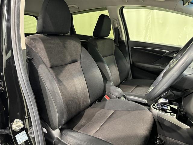 フィットハイブリッド Ｆパッケージ　コンフォートエディション　衝突被害軽減システム　メモリーナビ　フルセグ　バックカメラ　ＥＴＣ　ＣＤ　ミュージックプレイヤー接続可　ＤＶＤ再生　スマートキー　キーレス　ハイブリッド（23枚目）