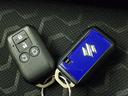 鍵がポケットの中でもドア開閉・エンジンスタートが可能な便利なスマートキーです!