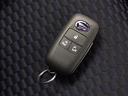 鍵がポケットの中でもドア開閉・エンジンスタートが可能な便利なスマートキーです！