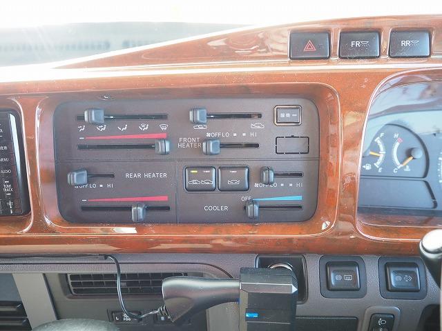 ナッツRVボーダーバンクス ツインソーラー/ドメティック2500発電機/家庭用エアコン/FFヒーター/電子レンジ/地デジアンテナ/エアサス/社外スタビ/冷蔵庫/ルーフベント/電動サイドオーニング(31枚目)