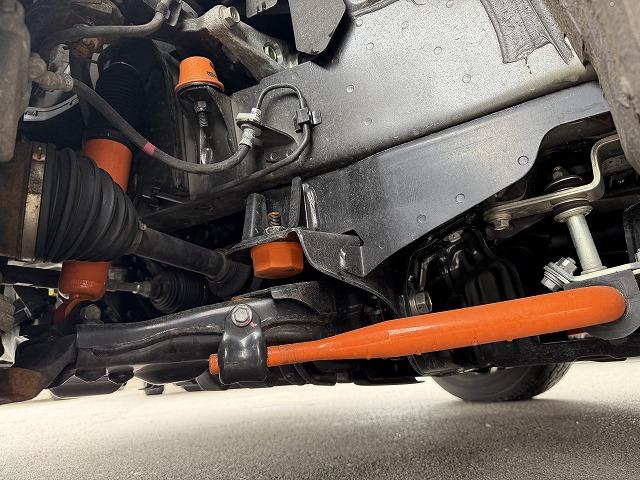 ハイエースバン  Kworks製オーロラエクスクルーシブ/ファイブスター/ケイワークス/4WD/リチウム300A/スポットエアコン/FFヒーター/ソーラーパネル/インバーター/冷蔵庫/インナーミラー/パノラミックビュー(4枚目)