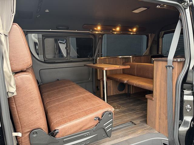 ハイエースバン  Kworks製オーロラエクスクルーシブ/ファイブスター/ケイワークス/4WD/リチウム300A/スポットエアコン/FFヒーター/ソーラーパネル/インバーター/冷蔵庫/インナーミラー/パノラミックビュー(7枚目)