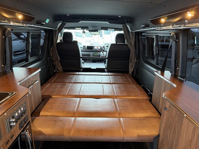 ハイエースバン  Kworks製オーロラエクスクルーシブ/ファイブスター/ケイワークス/4WD/リチウム300A/スポットエアコン/FFヒーター/ソーラーパネル/インバーター/冷蔵庫/インナーミラー/パノラミックビュー(25枚目)