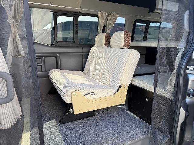 ＮＶ３５０キャラバンバン 　トイファクトリー製ハミルトン／ディーゼル２ＷＤ／エアロソーラー／ＦＦヒーター／１５００Ｗインバーター／冷蔵庫／上段ベッドマット（10枚目）