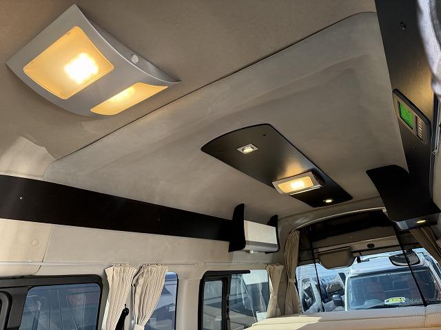 ＮＶ３５０キャラバンバン 　トイファクトリー製ハミルトン／ディーゼル２ＷＤ／エアロソーラー／ＦＦヒーター／１５００Ｗインバーター／冷蔵庫／上段ベッドマット（13枚目）