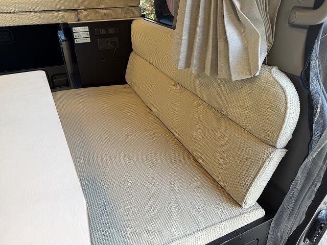 ＮＶ３５０キャラバンバン 　トイファクトリー製ハミルトン／ディーゼル２ＷＤ／エアロソーラー／ＦＦヒーター／１５００Ｗインバーター／冷蔵庫／上段ベッドマット（18枚目）