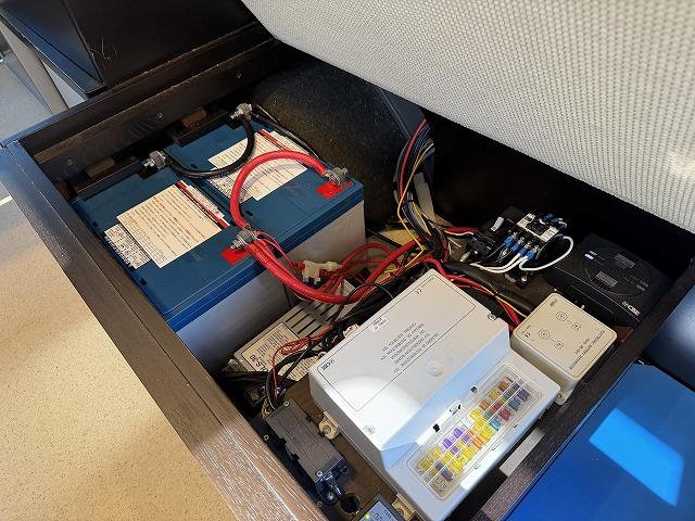 ＮＶ３５０キャラバンバン 　トイファクトリー製ハミルトン／ディーゼル２ＷＤ／エアロソーラー／ＦＦヒーター／１５００Ｗインバーター／冷蔵庫／上段ベッドマット（20枚目）