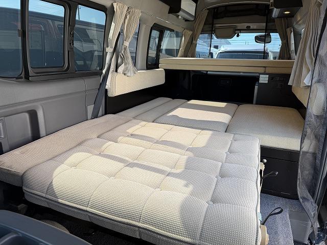 ＮＶ３５０キャラバンバン 　トイファクトリー製ハミルトン／ディーゼル２ＷＤ／エアロソーラー／ＦＦヒーター／１５００Ｗインバーター／冷蔵庫／上段ベッドマット（21枚目）