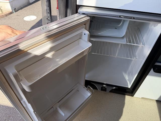 ＮＶ３５０キャラバンバン 　トイファクトリー製ハミルトン／ディーゼル２ＷＤ／エアロソーラー／ＦＦヒーター／１５００Ｗインバーター／冷蔵庫／上段ベッドマット（23枚目）