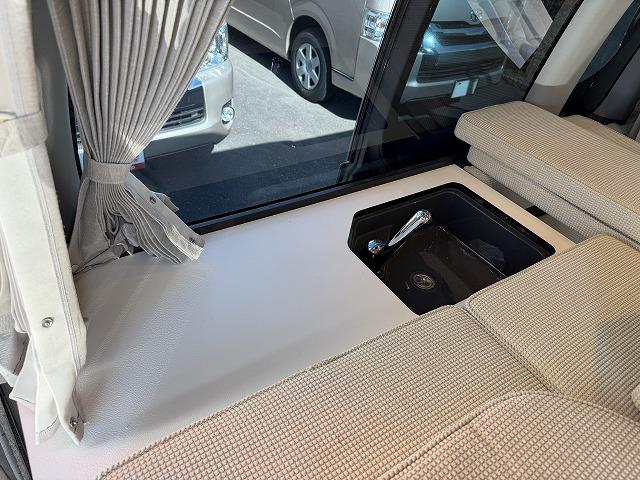 ＮＶ３５０キャラバンバン 　トイファクトリー製ハミルトン／ディーゼル２ＷＤ／エアロソーラー／ＦＦヒーター／１５００Ｗインバーター／冷蔵庫／上段ベッドマット（26枚目）