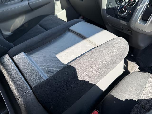 ＮＶ３５０キャラバンバン 　トイファクトリー製ハミルトン／ディーゼル２ＷＤ／エアロソーラー／ＦＦヒーター／１５００Ｗインバーター／冷蔵庫／上段ベッドマット（47枚目）