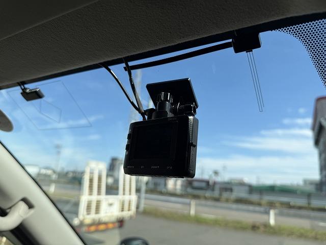 ＮＶ３５０キャラバンバン 　トイファクトリー製ハミルトン／ディーゼル２ＷＤ／エアロソーラー／ＦＦヒーター／１５００Ｗインバーター／冷蔵庫／上段ベッドマット（50枚目）