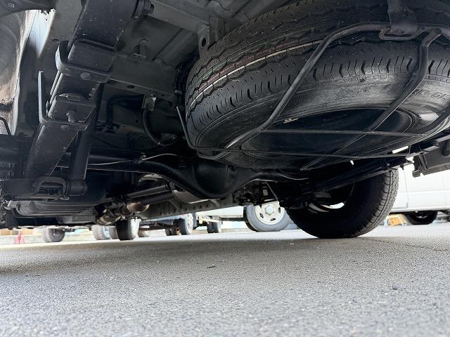 レジアスエースバン  RVビックフット製スウィング5.3N/ディーゼル2WD/ソーラーパネル/マックスファン/電子レンジ/シンク/冷蔵庫/フリップダウンモニター(8枚目)