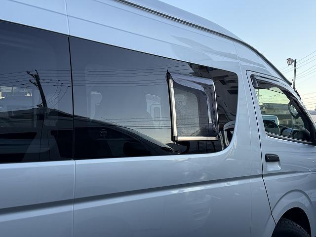 レジアスエースバン  RVビックフット製スウィング5.3N/ディーゼル2WD/ソーラーパネル/マックスファン/電子レンジ/シンク/冷蔵庫/フリップダウンモニター(9枚目)