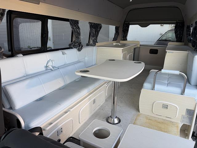 レジアスエースバン  RVビックフット製スウィング5.3N/ディーゼル2WD/ソーラーパネル/マックスファン/電子レンジ/シンク/冷蔵庫/フリップダウンモニター(12枚目)