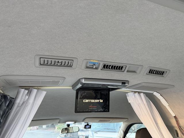 レジアスエースバン  RVビックフット製スウィング5.3N/ディーゼル2WD/ソーラーパネル/マックスファン/電子レンジ/シンク/冷蔵庫/フリップダウンモニター(16枚目)