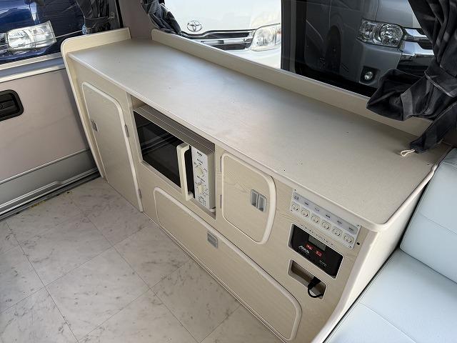 レジアスエースバン  RVビックフット製スウィング5.3N/ディーゼル2WD/ソーラーパネル/マックスファン/電子レンジ/シンク/冷蔵庫/フリップダウンモニター(21枚目)