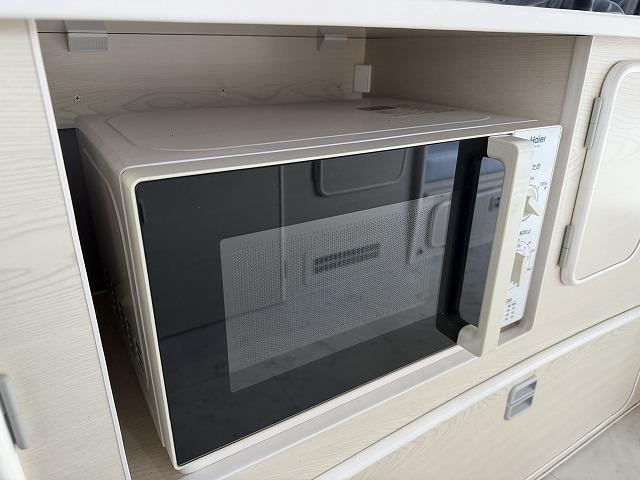 レジアスエースバン  RVビックフット製スウィング5.3N/ディーゼル2WD/ソーラーパネル/マックスファン/電子レンジ/シンク/冷蔵庫/フリップダウンモニター(24枚目)