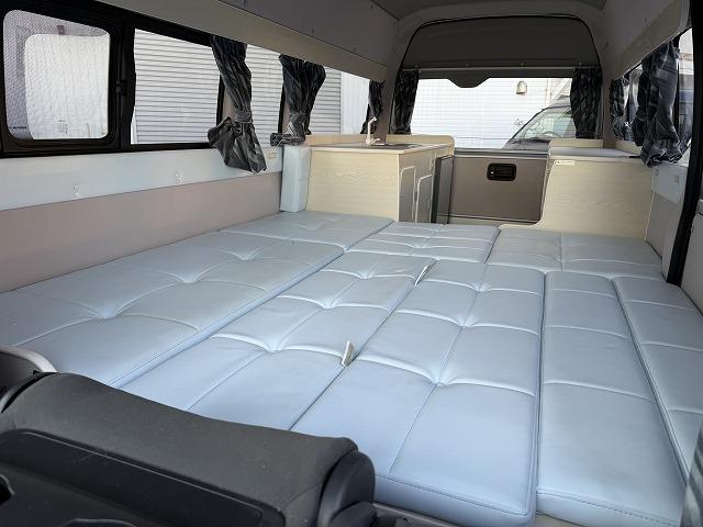 レジアスエースバン  RVビックフット製スウィング5.3N/ディーゼル2WD/ソーラーパネル/マックスファン/電子レンジ/シンク/冷蔵庫/フリップダウンモニター(35枚目)