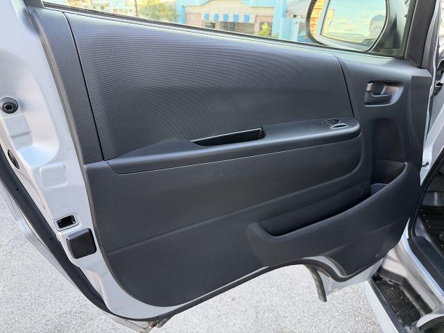 レジアスエースバン  RVビックフット製スウィング5.3N/ディーゼル2WD/ソーラーパネル/マックスファン/電子レンジ/シンク/冷蔵庫/フリップダウンモニター(48枚目)