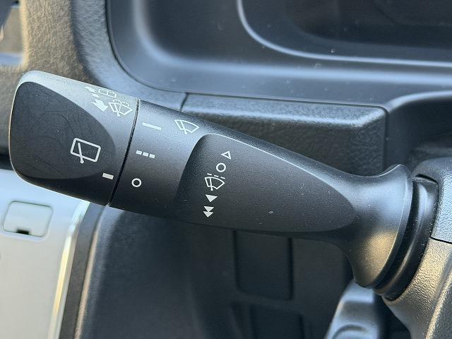 レジアスエースバン  RVビックフット製スウィング5.3N/ディーゼル2WD/ソーラーパネル/マックスファン/電子レンジ/シンク/冷蔵庫/フリップダウンモニター(53枚目)