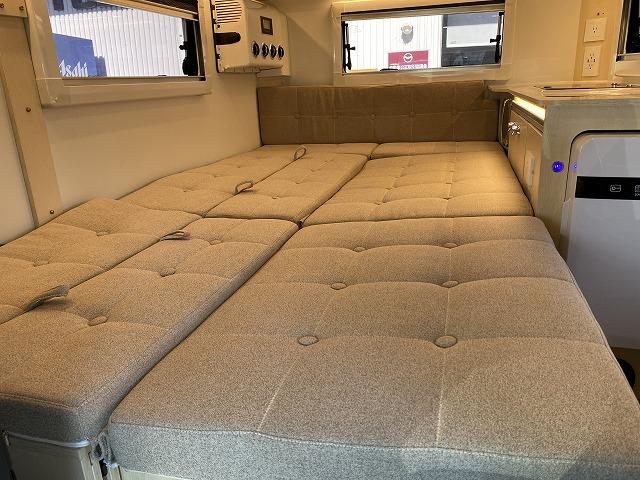 ハイゼットトラック 　ＪＰスターＨＡＰＰＹ１プラスＣＩＴＹ／４ＷＤ／ポップアップルーフ車／１２Ｖエアコン／冷蔵庫／リチウムＢＴ４００ＡＨ／電子レンジ／前後スタビライザー／ＪＰオプションＡＷ／ベバストＦＦヒーター／ソーラーＰ（30枚目）