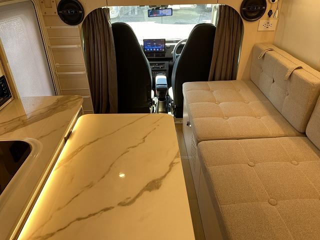 ハイゼットトラック 　ＪＰスターＨＡＰＰＹ１プラスＣＩＴＹ／４ＷＤ／ポップアップルーフ車／１２Ｖエアコン／冷蔵庫／リチウムＢＴ４００ＡＨ／電子レンジ／前後スタビライザー／ＪＰオプションＡＷ／ベバストＦＦヒーター／ソーラーＰ（45枚目）