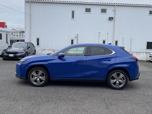 UX UX250h グレイスフル エクスプローラー ワンオーナー車/4WD/LEXUSセーフティ+/L-TEXシート/ベンチレーション&シートヒーター/ステアリングヒーター/パワーバックドア/フェンダーアーチ同色(10枚目)
