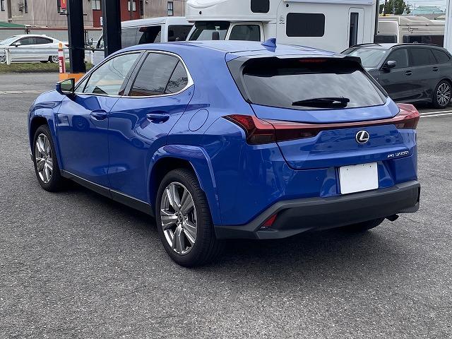 UX UX250h グレイスフル エクスプローラー ワンオーナー車/4WD/LEXUSセーフティ+/L-TEXシート/ベンチレーション&シートヒーター/ステアリングヒーター/パワーバックドア/フェンダーアーチ同色(14枚目)