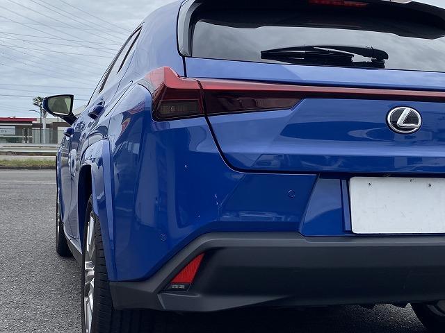UX UX250h グレイスフル エクスプローラー ワンオーナー車/4WD/LEXUSセーフティ+/L-TEXシート/ベンチレーション&シートヒーター/ステアリングヒーター/パワーバックドア/フェンダーアーチ同色(20枚目)
