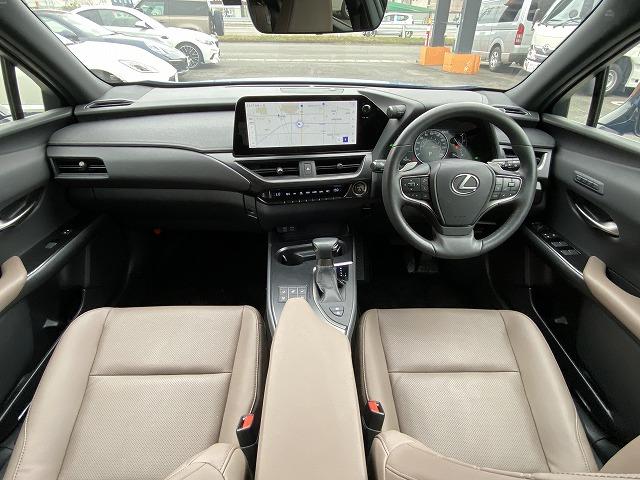 UX UX250h グレイスフル エクスプローラー ワンオーナー車/4WD/LEXUSセーフティ+/L-TEXシート/ベンチレーション&シートヒーター/ステアリングヒーター/パワーバックドア/フェンダーアーチ同色(21枚目)