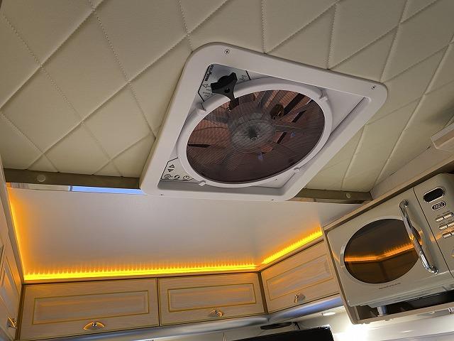 ハイゼットトラック JPスターHAPPY1プラス/4WD/12Vエアコン/FFヒーター/冷蔵庫/リチウムBT400AH/電子レンジ/リアTV/MAXファン/前後スタビライザー/JPオプションAW/JPBOX/強化ブレーキ(35枚目)