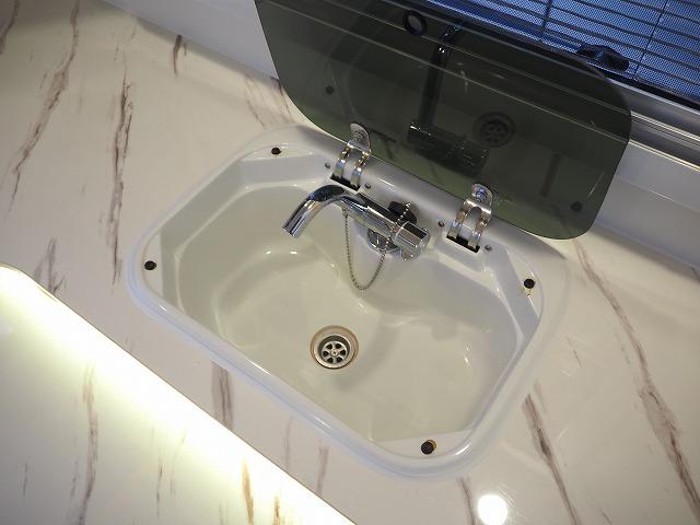 ハイゼットトラック JPスターHAPPY1プラス/4WD/12Vエアコン/FFヒーター/冷蔵庫/リチウムBT400AH/電子レンジ/リアTV/MAXファン/前後スタビライザー/JPオプションAW/JPBOX/強化ブレーキ(42枚目)