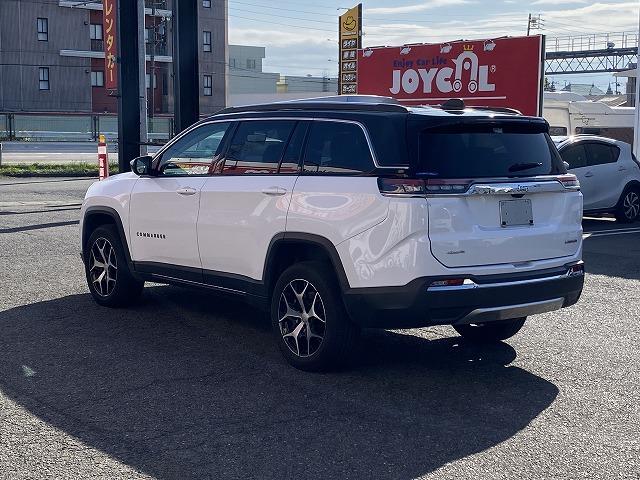 ジープ・コマンダー リミテッド　４ＷＤ／ディーラー車／純正ナビ／３６０°カメラ／ハンズフリーパワーゲート／茶革パワーシート／ステアリング＆シートヒーター／アダプティブクルーズコントロール／７人乗り／ルーフレール／ＥＴＣ２．０（13枚目）