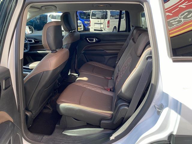 ジープ・コマンダー リミテッド　４ＷＤ／ディーラー車／純正ナビ／３６０°カメラ／ハンズフリーパワーゲート／茶革パワーシート／ステアリング＆シートヒーター／アダプティブクルーズコントロール／７人乗り／ルーフレール／ＥＴＣ２．０（25枚目）