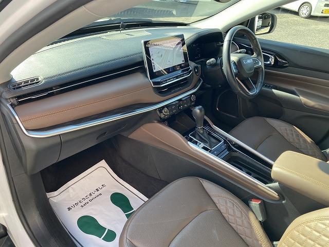 ジープ・コマンダー リミテッド　４ＷＤ／ディーラー車／純正ナビ／３６０°カメラ／ハンズフリーパワーゲート／茶革パワーシート／ステアリング＆シートヒーター／アダプティブクルーズコントロール／７人乗り／ルーフレール／ＥＴＣ２．０（30枚目）