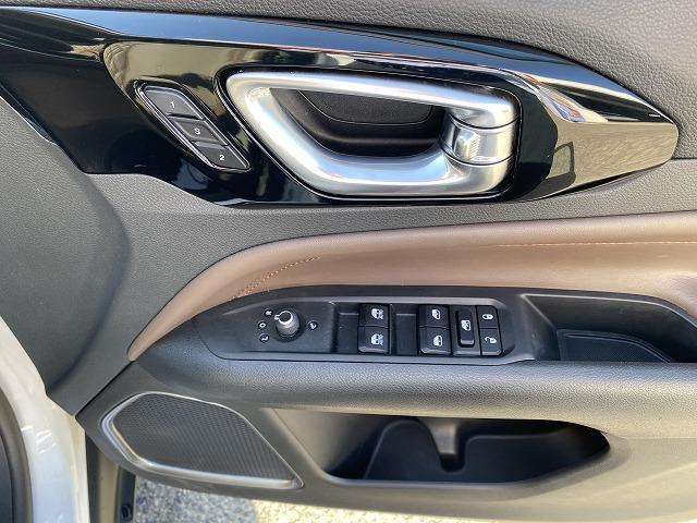 ジープ・コマンダー リミテッド　４ＷＤ／ディーラー車／純正ナビ／３６０°カメラ／ハンズフリーパワーゲート／茶革パワーシート／ステアリング＆シートヒーター／アダプティブクルーズコントロール／７人乗り／ルーフレール／ＥＴＣ２．０（31枚目）