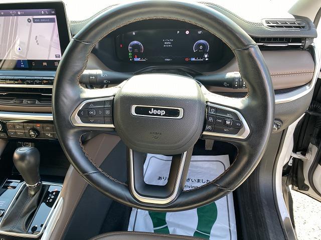 ジープ・コマンダー リミテッド　４ＷＤ／ディーラー車／純正ナビ／３６０°カメラ／ハンズフリーパワーゲート／茶革パワーシート／ステアリング＆シートヒーター／アダプティブクルーズコントロール／７人乗り／ルーフレール／ＥＴＣ２．０（33枚目）