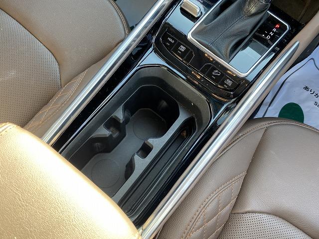 ジープ・コマンダー リミテッド　４ＷＤ／ディーラー車／純正ナビ／３６０°カメラ／ハンズフリーパワーゲート／茶革パワーシート／ステアリング＆シートヒーター／アダプティブクルーズコントロール／７人乗り／ルーフレール／ＥＴＣ２．０（36枚目）