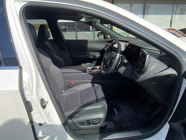 RX RX350h バージョンL 4WD/ワンオーナー/パノラマルーフ/デジタルインナーミラー/ハンズフリーパワーゲート/2列目電動格納シート/全席ベンチレーション&シートヒーター/OPナビ連動ドライブレコーダー(23枚目)