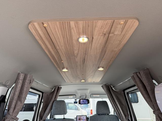 タウンエースバン キャンパー鹿児島製リベロCS/4WD/リチウム200A/12Vエアコン/750Wインバーター/パナソニックフローティングナビ/バックミラーモニター/前後ドラレコ/ユーザー買取/ワンオーナー(18枚目)