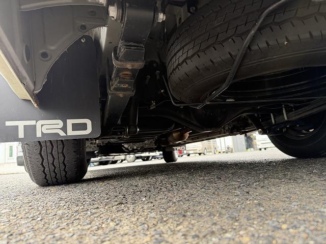 ハイエースバン トイファクトリー製グリーンバディ/ディーゼル4WD/電装パッケージ/2段ベッドマット/FFヒーター/TRDフロントスポイラー/ライノラックルーフラック・オーニング/リアラダー/トヨタTSS(10枚目)