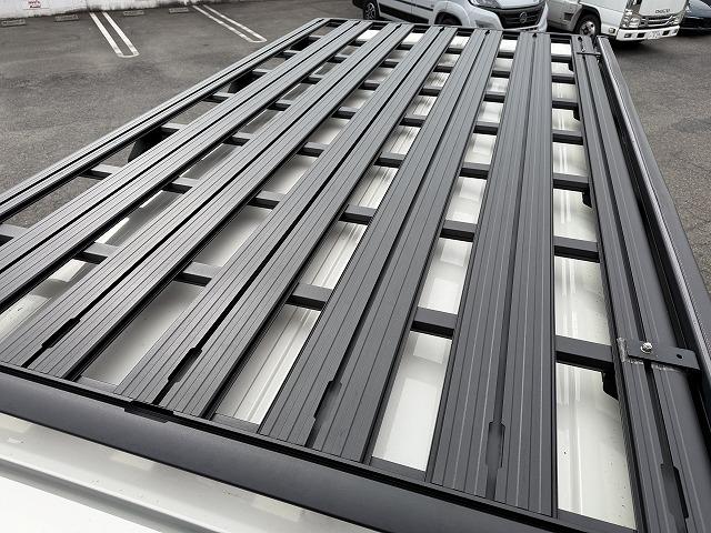 ハイエースバン トイファクトリー製グリーンバディ/ディーゼル4WD/電装パッケージ/2段ベッドマット/FFヒーター/TRDフロントスポイラー/ライノラックルーフラック・オーニング/リアラダー/トヨタTSS(13枚目)