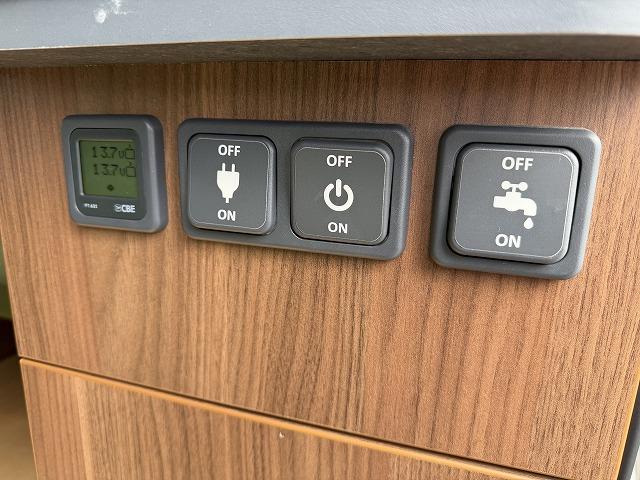 ハイエースバン トイファクトリー製グリーンバディ/ディーゼル4WD/電装パッケージ/2段ベッドマット/FFヒーター/TRDフロントスポイラー/ライノラックルーフラック・オーニング/リアラダー/トヨタTSS(18枚目)