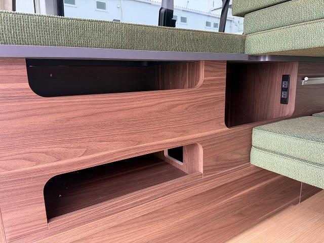 ハイエースバン トイファクトリー製グリーンバディ/ディーゼル4WD/電装パッケージ/2段ベッドマット/FFヒーター/TRDフロントスポイラー/ライノラックルーフラック・オーニング/リアラダー/トヨタTSS(26枚目)