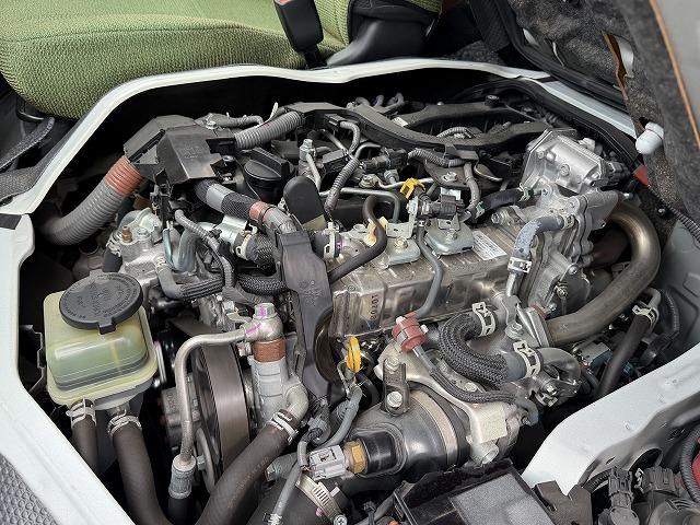 ハイエースバン トイファクトリー製グリーンバディ/ディーゼル4WD/電装パッケージ/2段ベッドマット/FFヒーター/TRDフロントスポイラー/ライノラックルーフラック・オーニング/リアラダー/トヨタTSS(30枚目)