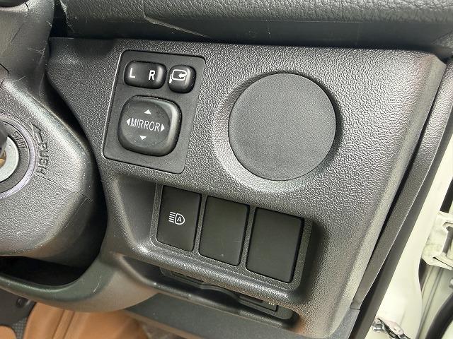 ハイエースバン トイファクトリー製グリーンバディ/ディーゼル4WD/電装パッケージ/2段ベッドマット/FFヒーター/TRDフロントスポイラー/ライノラックルーフラック・オーニング/リアラダー/トヨタTSS(42枚目)