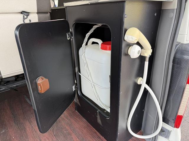ＮＶ３５０キャラバンバン 　バンテック新潟製ＶＲ４７０／４ナンバーキャンピング／２段ベッドマット／ロングスライドシート／シンクシャワー／後席ｔＶモニター／ナビ／フルセグ（11枚目）