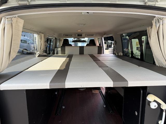 ＮＶ３５０キャラバンバン 　バンテック新潟製ＶＲ４７０／４ナンバーキャンピング／２段ベッドマット／ロングスライドシート／シンクシャワー／後席ｔＶモニター／ナビ／フルセグ（18枚目）