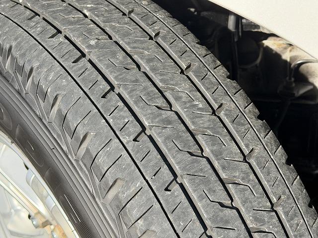 ハイエースワゴン 　トイファクトリー製ＺＡＲＡ／４ＷＤ／エアロソーラー／アウターウインドウ／コーナーセンサー／サブバッテリー／走行充電／８インチナビ／フリップダウンモニター（4枚目）